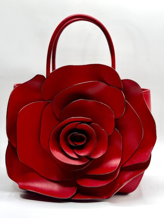 kate spade Handbags - Kate Spade Flora 3D Rose Crossbody Bag Red Alice in Wonderland Holiday RARE